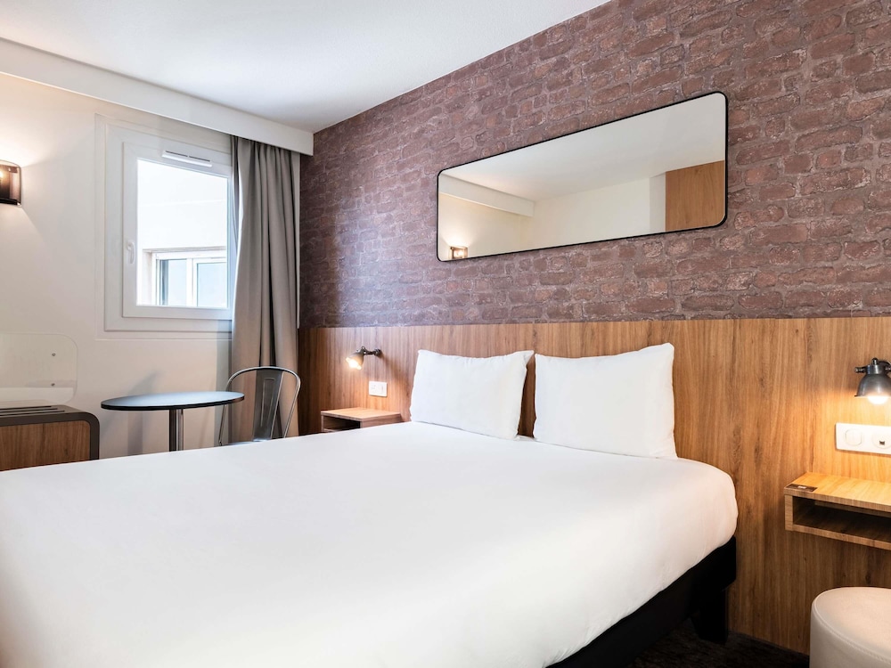 Habitación Doble Estándar Adaptada para Discapacitados del hotel Ibis Styles Lyon Villeurbanne Parc De La Tête D'or. Foto 2