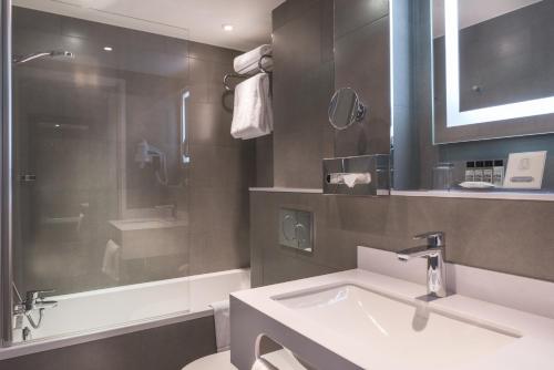 Habitación Doble Superior - 1 o 2 camas del hotel La Villa Des Ternes. Foto 4