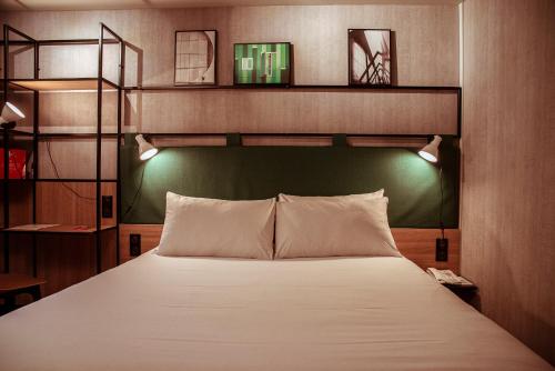 Habitación Doble Estándar del hotel Ibis Paris Bastille Opera 11ème. Foto 10