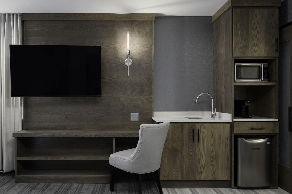 Habitación Grand, 1 cama de matrimonio grande del hotel Voco The Cadence, An Ihg. Foto 4