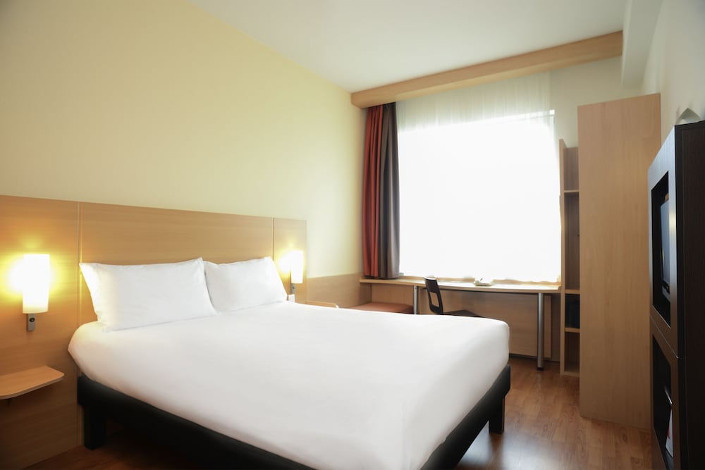 Habitación estándar doble, 1 cama doble del hotel Ibis Paris Porte D'italie. Foto 2