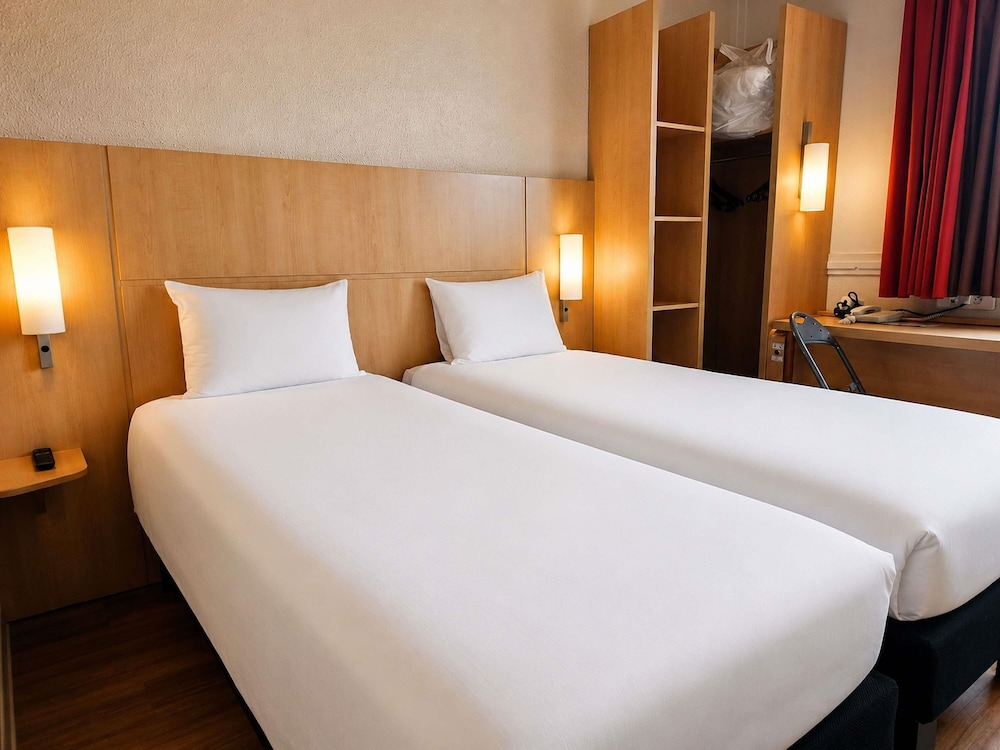 Habitación estándar, 2 camas individuales del hotel Ibis Paris Porte D'italie. Foto 4