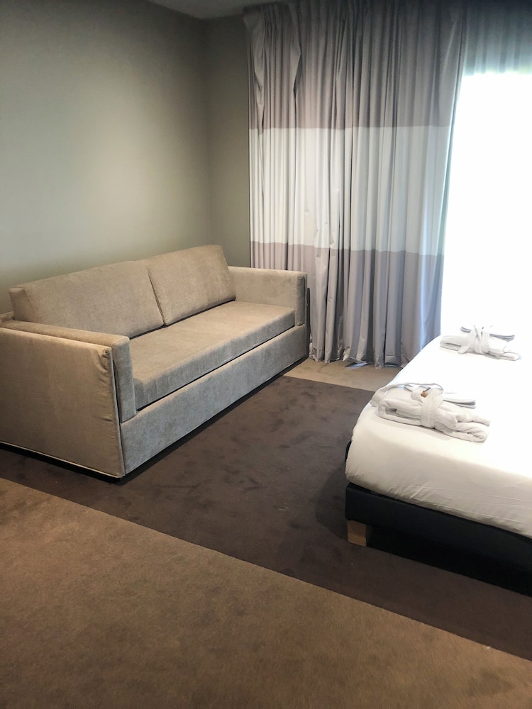 Habitación Superior Familiar del hotel Ibis Saint Malo La Madeleine. Foto 1