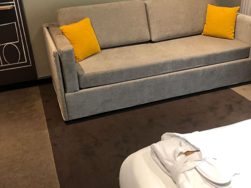 Habitación Superior Familiar del hotel Ibis Saint Malo La Madeleine. Foto 5