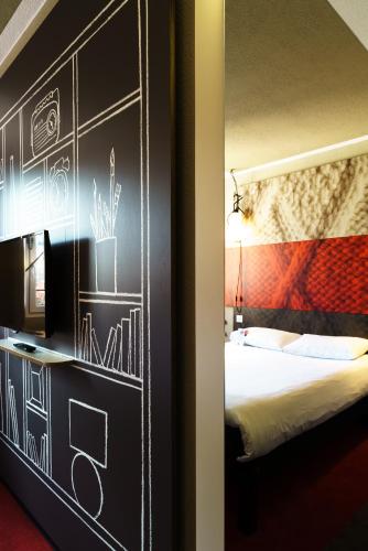 Habitación Doble Estándar del hotel Ibis Honfleur. Foto 6