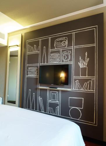 Habitación Doble Estándar del hotel Ibis Honfleur. Foto 7