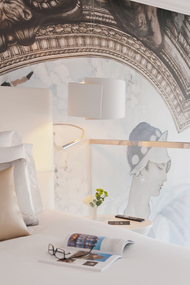 Suite, 1 cama de matrimonio grande, vistas al mar (Reine des Plages) del hotel Cures Marines and Spa Trouville – Mgallery Collection. Foto 3
