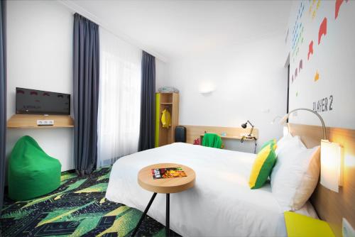 Habitación Doble de diseño del hotel Ibis Styles Budapest Center. Foto 15