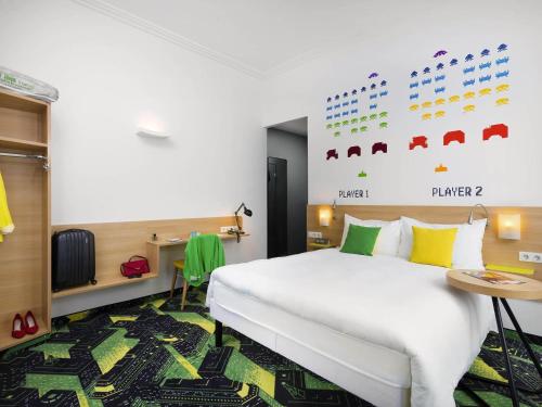 Habitación Doble de diseño del hotel Ibis Styles Budapest Center. Foto 20