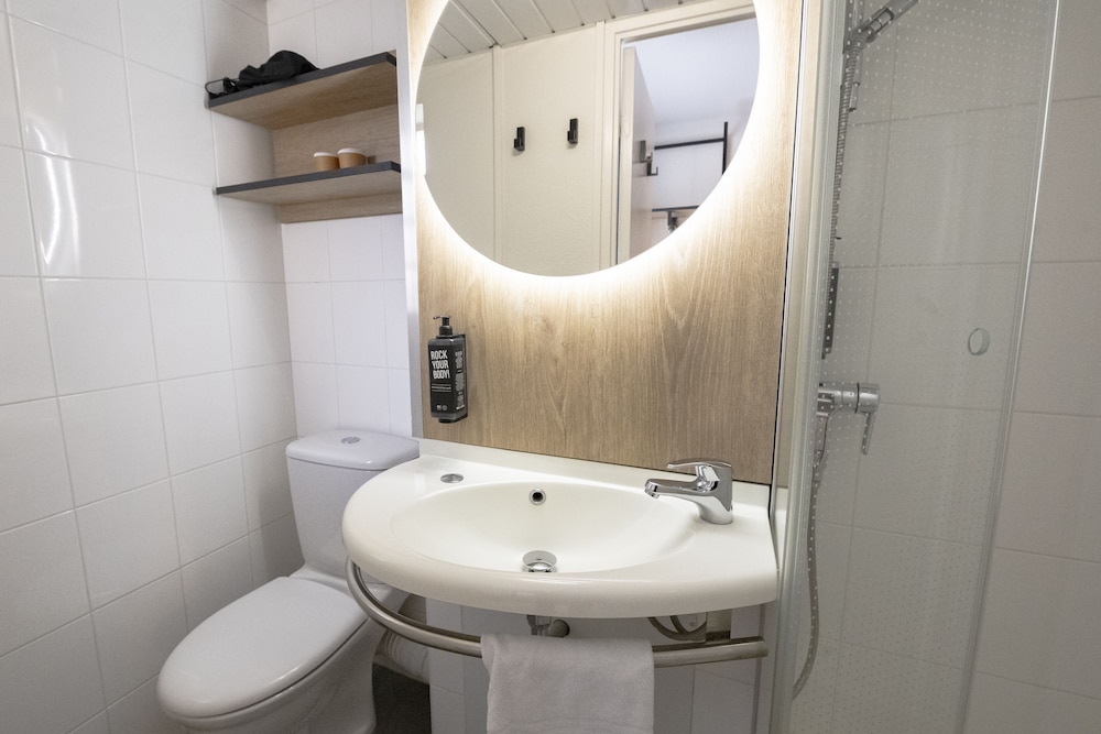 Habitación Estándar con 1 cama doble del hotel Ibis Avignon Centre Pont De L'europe. Foto 15