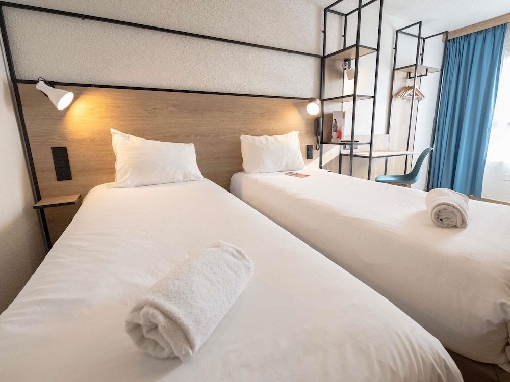 Habitación estándar con 2 camas individuales del hotel Ibis Avignon Centre Pont De L'europe. Foto 11