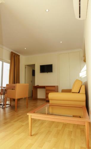 Suite con cama grande del hotel Lagoa Hotel. Foto 1