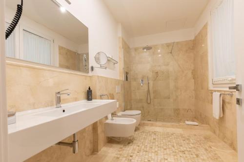 Suite Junior con sauna del hotel Adler Cavalieri. Foto 4