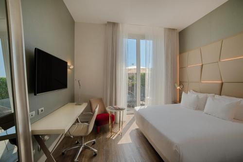Habitación Doble Premium con terraza - 1 o 2 camas del hotel NH COLLECTION ROMA PALAZZO CINQUECENTO. Foto 5