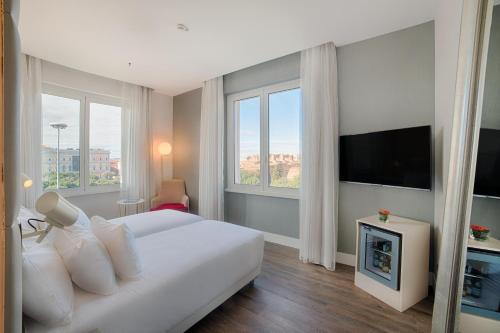 Habitación Doble Premium con vistas - 1 o 2 camas del hotel NH COLLECTION ROMA PALAZZO CINQUECENTO. Foto 5