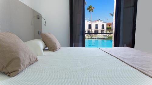 Bungalow con vistas a la piscina del hotel Fbc Fortuny Resort. Foto 4