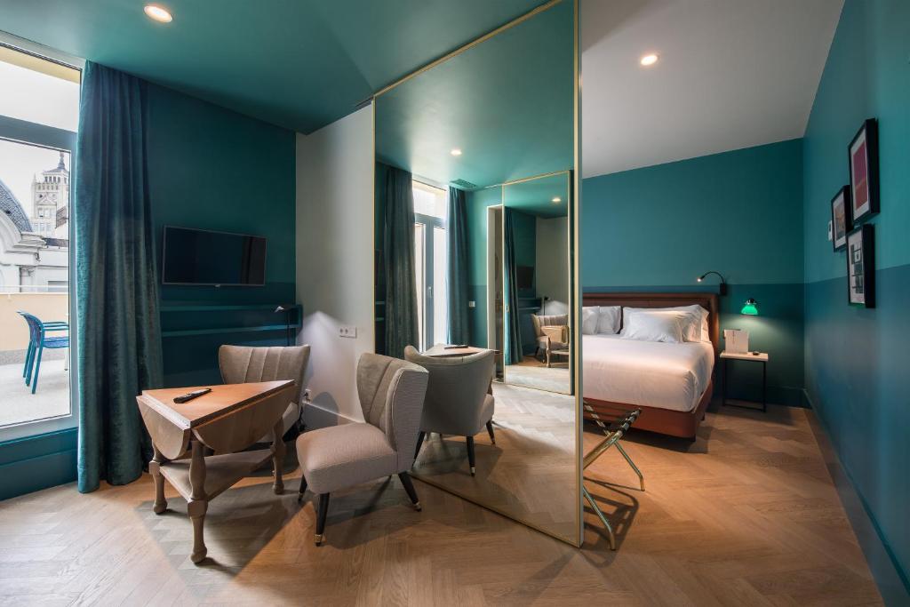 Junior suite Vista ciudad del hotel Vincci The Mint. Foto 1