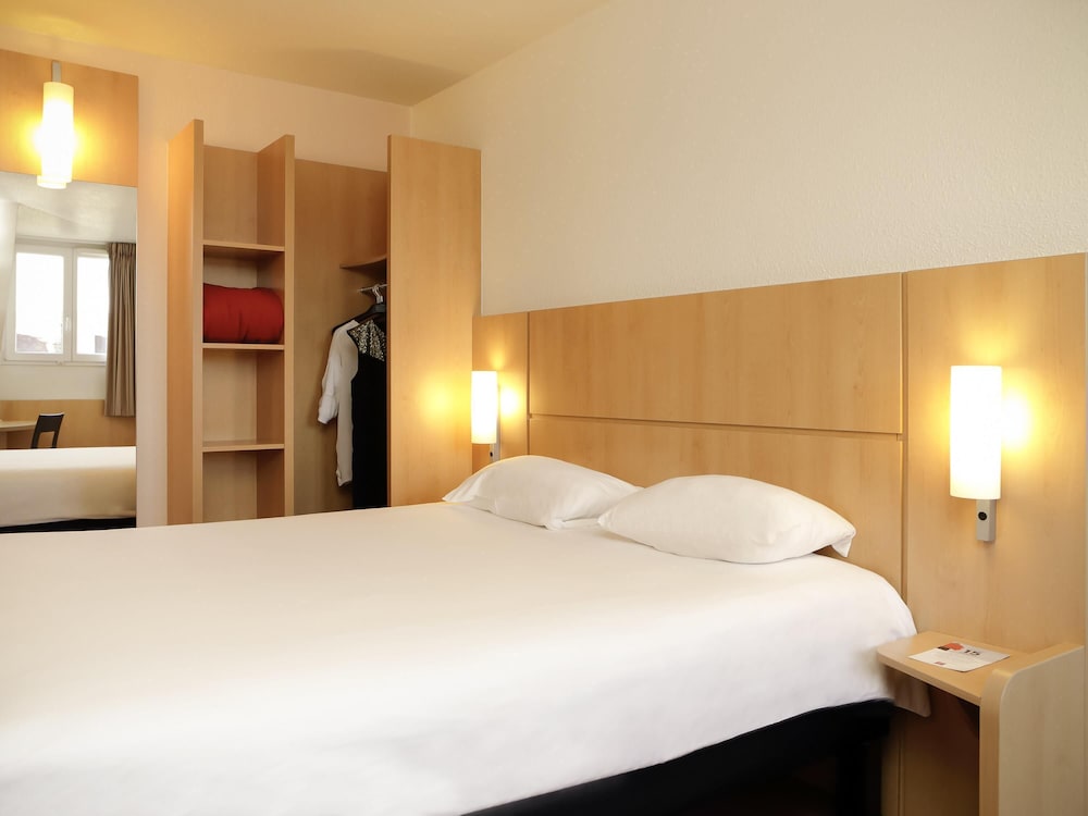 Habitación estándar doble, 1 cama doble del hotel ibis Besançon Centre Ville. Foto 1