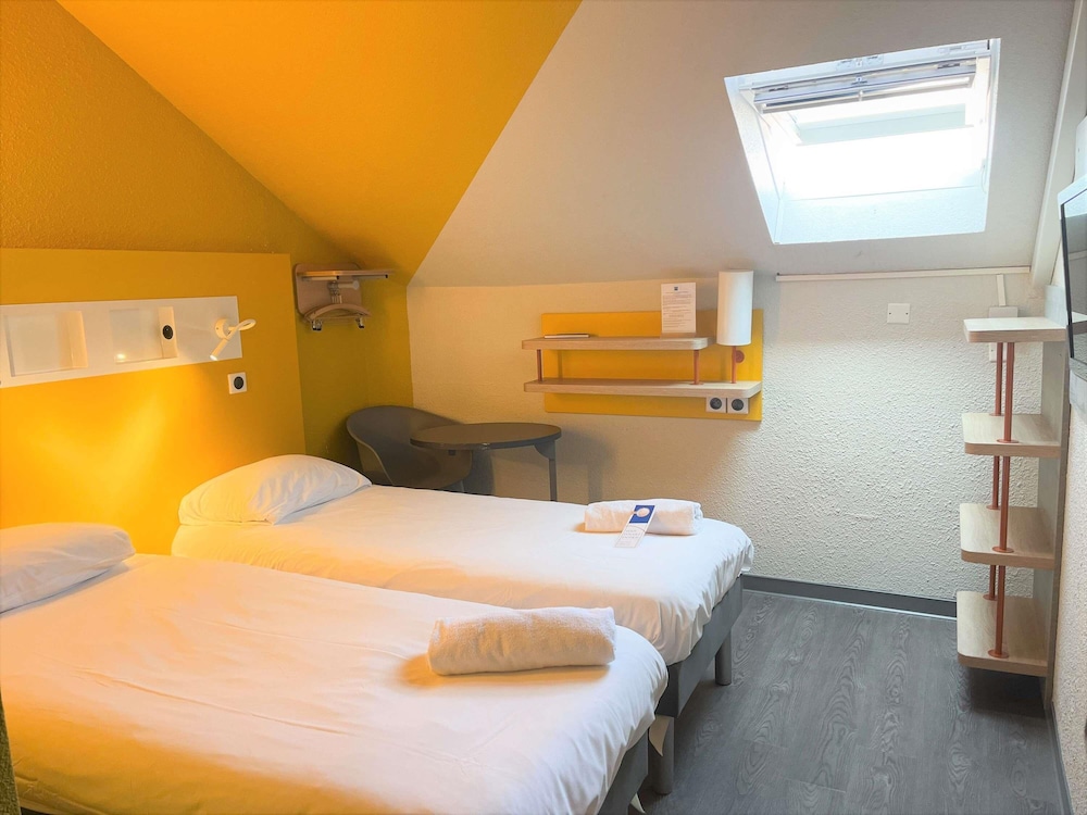 GEMELA - Habitación con camas gemelas del hotel Ibis Budget Marseille Vieux Port. Foto 3