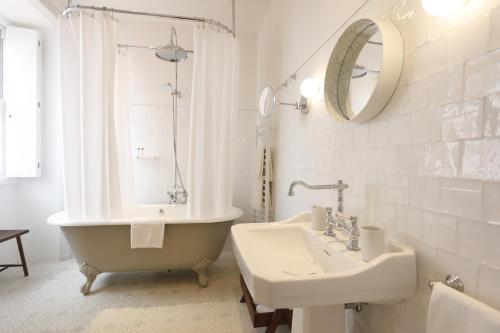 Habitación Doble Deluxe - Palacio del hotel Montebelo Vista Alegre Ílhavo. Foto 2