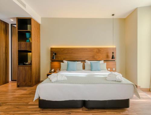 Habitación Doble Esquinera del hotel Vincci Liberdade. Foto 6