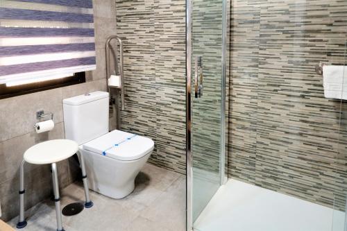 Habitación Triple del hotel Vivar. Foto 4