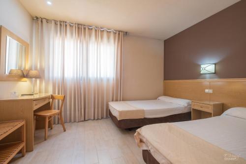 Habitación Familiar del hotel Vivar. Foto 4