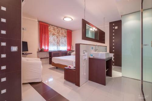 Habitación Doble con bañera de hidromasaje del hotel Vivar. Foto 10