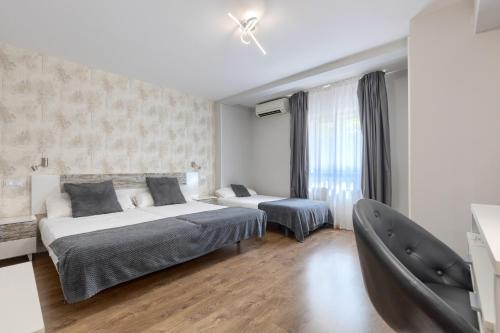 Habitación Triple del hotel Vivar. Foto 8