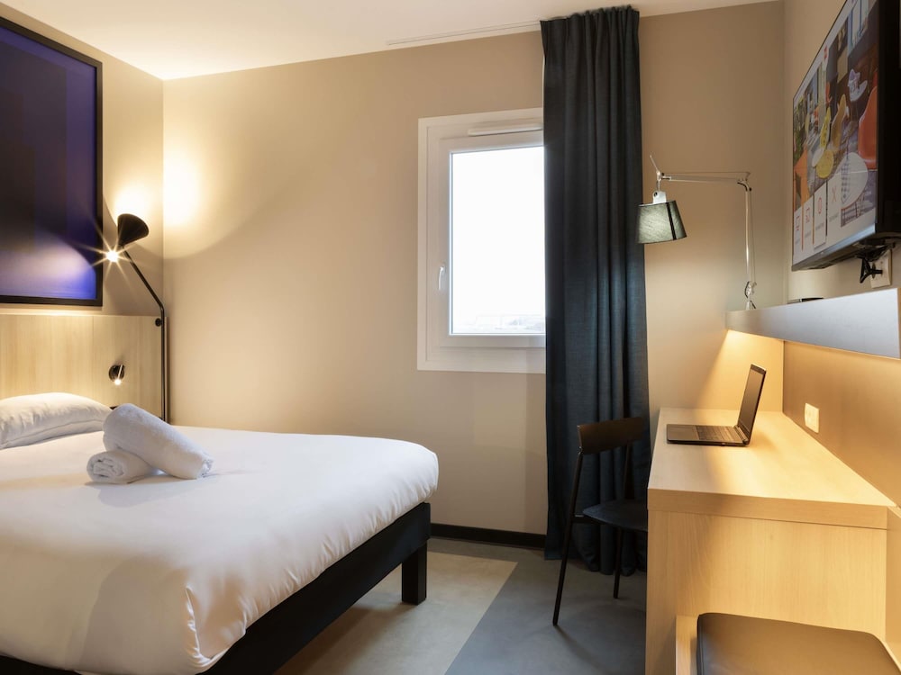 Habitación Estándar - 1 cama doble del hotel Ibis Douai Dechy. Foto 9