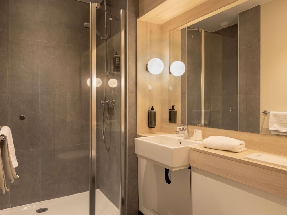 Habitación Estándar - 2 camas individuales del hotel Ibis Douai Dechy. Foto 10