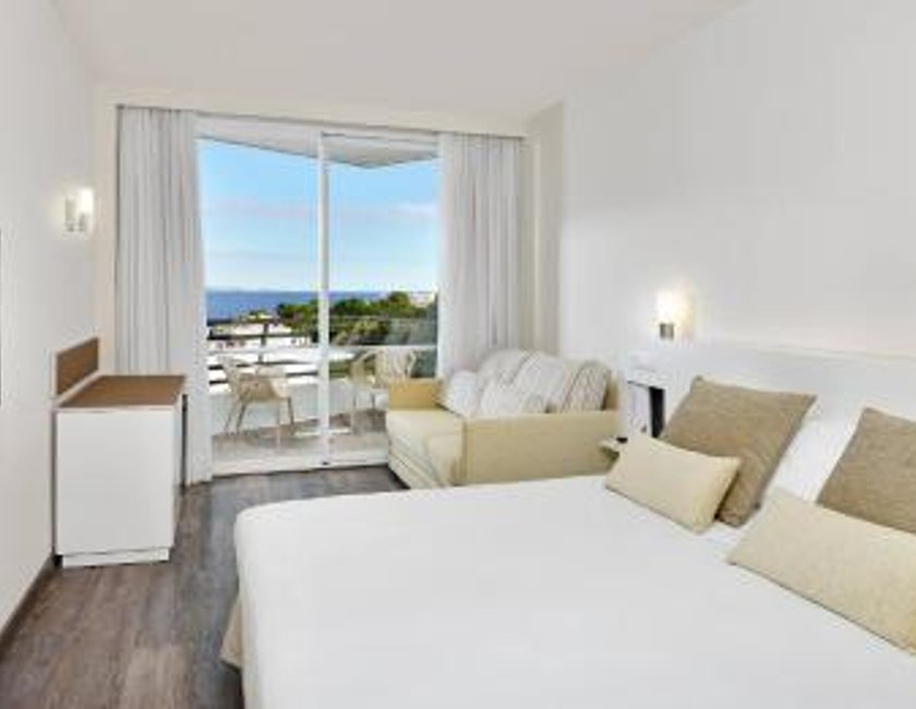 Habitación Sol con vistas frontales al mar del hotel Sol Barbados. Foto 2