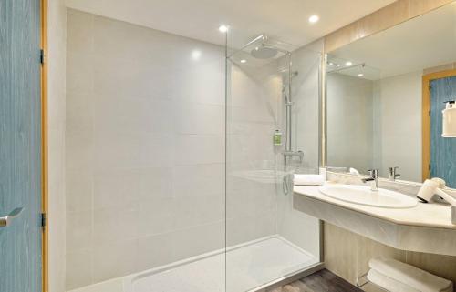 Habitación Sol con vistas frontales al mar del hotel Sol Barbados. Foto 1