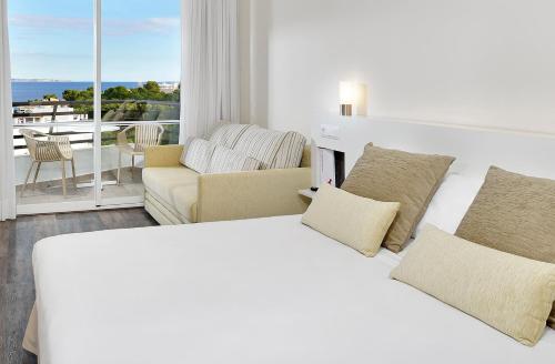 Habitación Sol con vistas frontales al mar del hotel Sol Barbados. Foto 2