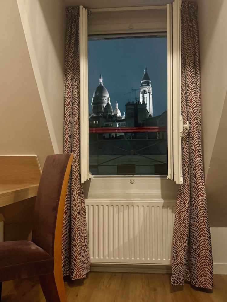 Estudio Grand del hotel Montmartre. Foto 1