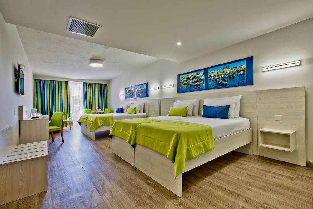 Habitaciones familiares del hotel Santana. Foto 1
