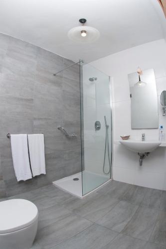 Habitación Doble con balcón - 1 o 2 camas del hotel Santana. Foto 4