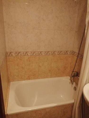 Habitación triple con balcón del hotel Jaime I. Foto 1