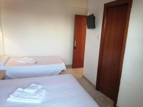 Habitación triple con balcón del hotel Jaime I. Foto 6