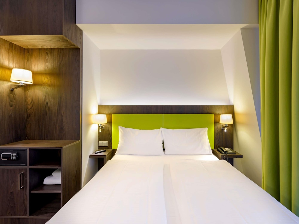 Habitación Doble Confort con 1 cama doble de 160 x 200 cm (63 x 79 pulgadas) del hotel Ibis Styles Trier. Foto 4
