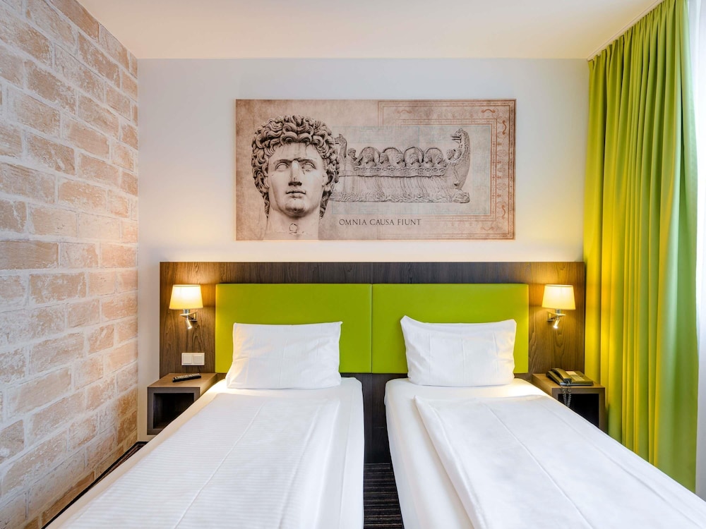 Habitación Gemela Confort: 2 camas individuales de 100 x 200 cm (35 x 79 pulgadas) del hotel Ibis Styles Trier. Foto 8