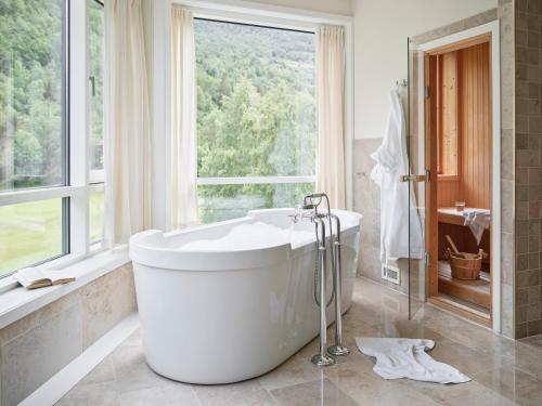 Suite con acceso al spa del hotel Union Geiranger. Foto 4