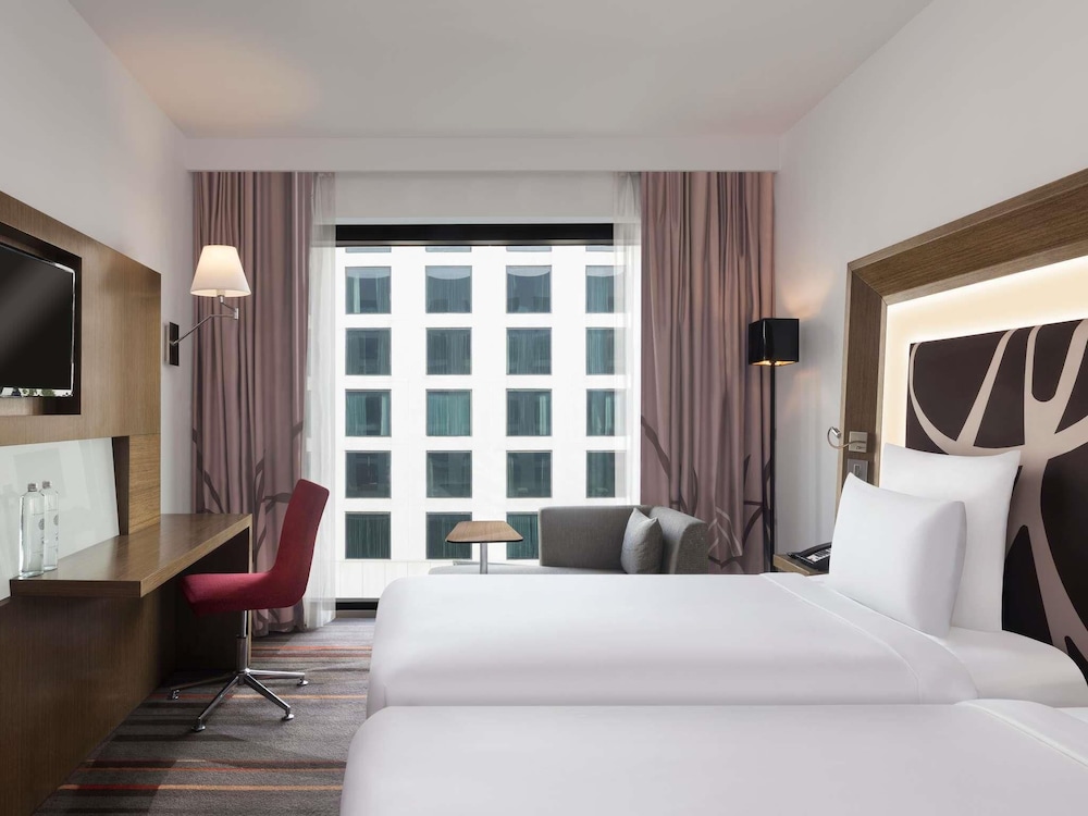 Habitación Premier con 2 camas individuales del hotel Novotel New Delhi Aerocity