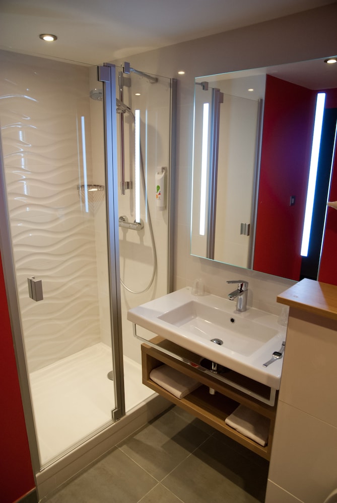 Habitación Estándar con 1 cama doble del hotel Ibis Styles Saint Malo Port. Foto 9