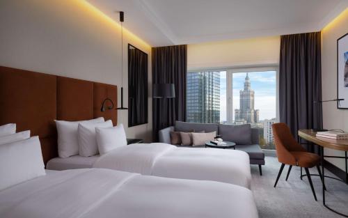 Habitación Premium Collection con vistas a la ciudad del hotel Radisson Collection , Warsaw. Foto 1