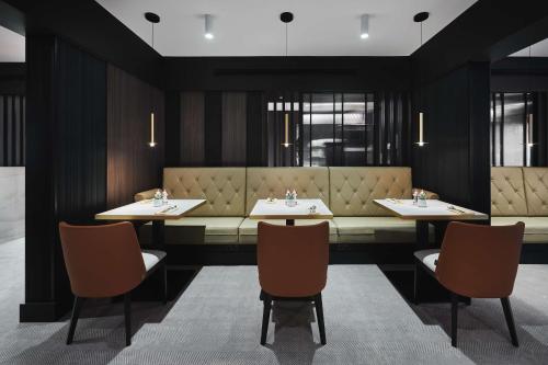 Habitación Executive con acceso al salón del hotel Radisson Collection , Warsaw. Foto 8