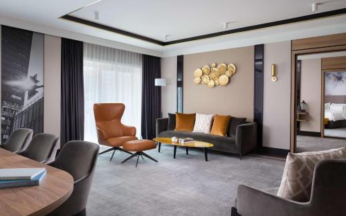 Suite Presidencial con acceso al salón del hotel Radisson Collection , Warsaw. Foto 3