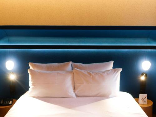 Habitación Superior con sofá - cama doble del hotel Mercure Warszawa Centrum. Foto 3