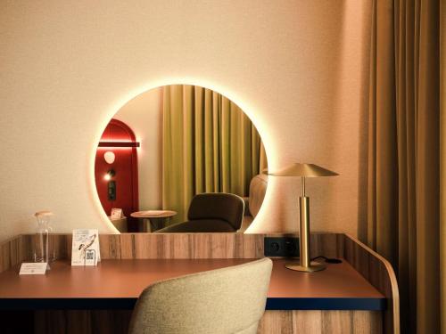 Habitación Doble Clásica - 2 camas del hotel Mercure Warszawa Centrum. Foto 7