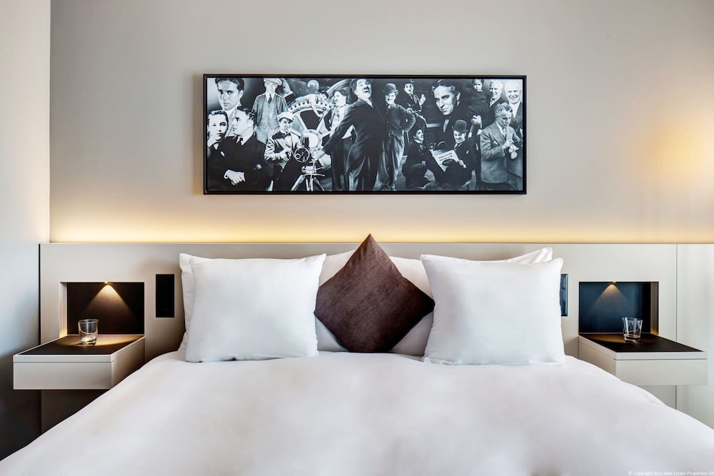 Habitación estándar, 1 cama de matrimonio grande, vistas a la ciudad del hotel Modern Times. Foto 1